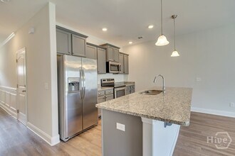 98 Horizon Ln in Richmond Hill, GA - Building Photo - Building Photo