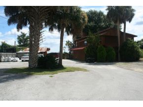 5379 Avenue H in McIntosh, FL - Building Photo