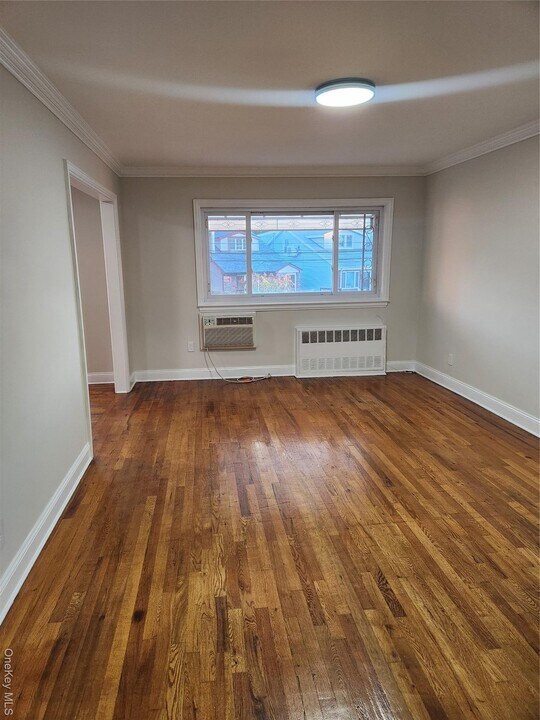 71-33 Caldwell Ave in Queens, NY - Building Photo