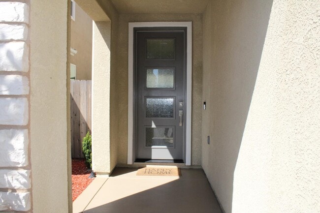 2060 N Walker Ln in Clovis, CA - Building Photo - Building Photo