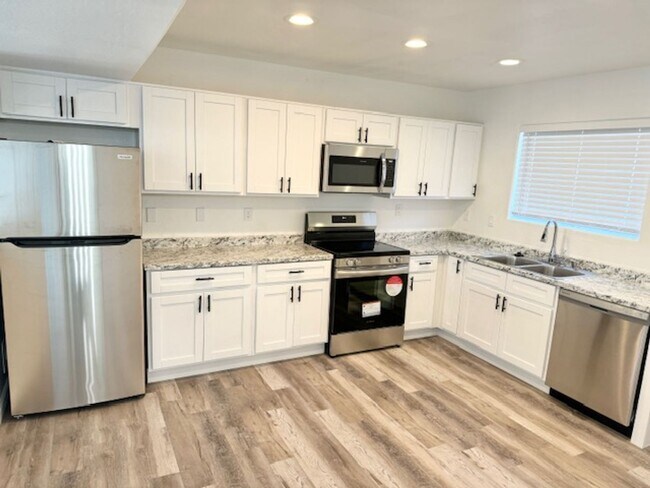 2602 W Ocotillo Rd in Phoenix, AZ - Building Photo - Building Photo