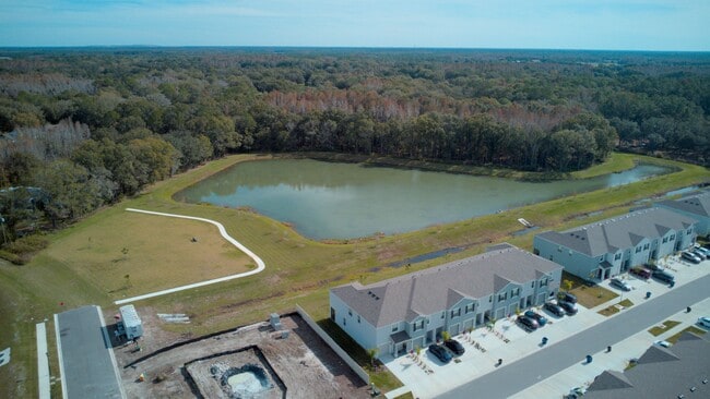 1570 Hubbell Rd in Wesley Chapel, FL - Foto de edificio - Building Photo