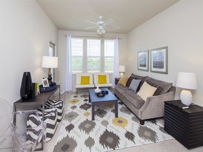 Balcones Lofts in Balcones Heights, TX - Building Photo - Building Photo