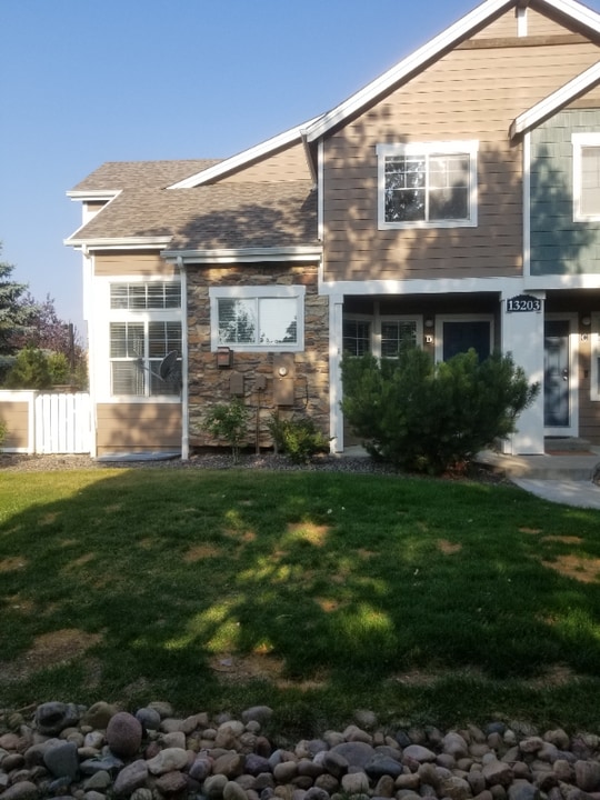 13203 Holly St in Thornton, CO - Building Photo