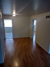 9993 Sloane Sq, Unit B in St. Louis, MO - Building Photo - Building Photo