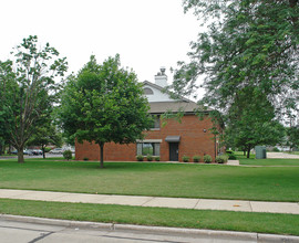 Trinity Terrace in Racine, WI - Foto de edificio - Building Photo