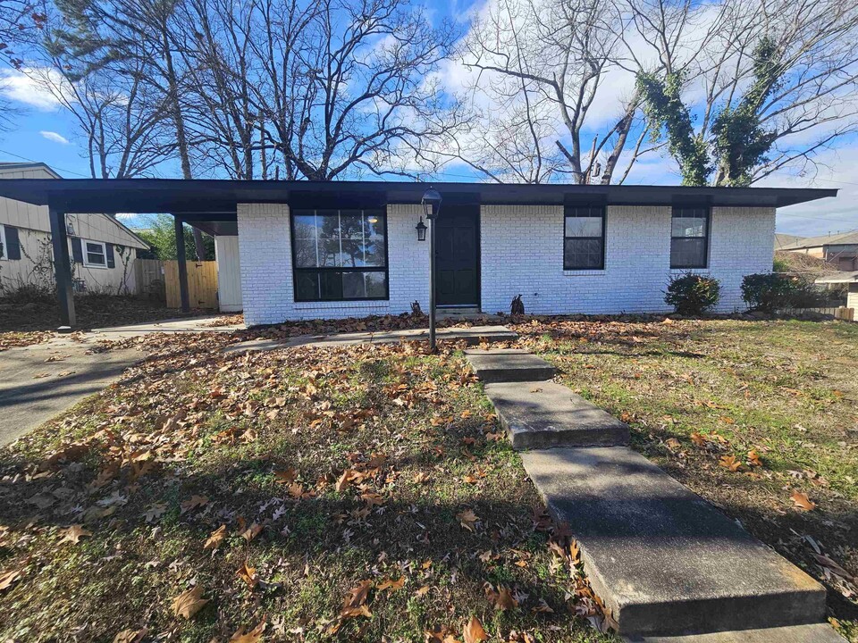 14 White Oak Cir in Little Rock, AR - Building Photo