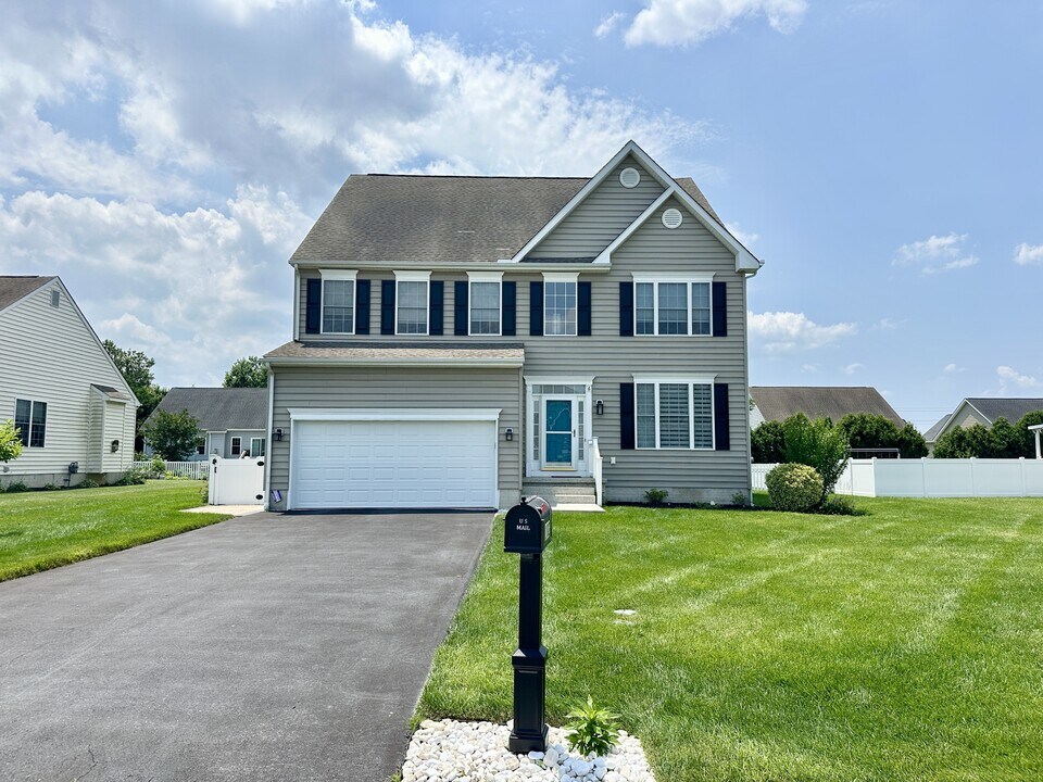 102 Marlin Ct in Milford, DE - Building Photo