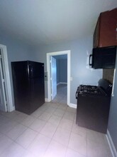 131 W 54th St, Unit Basement Aprtment in Bayonne, NJ - Building Photo - Building Photo