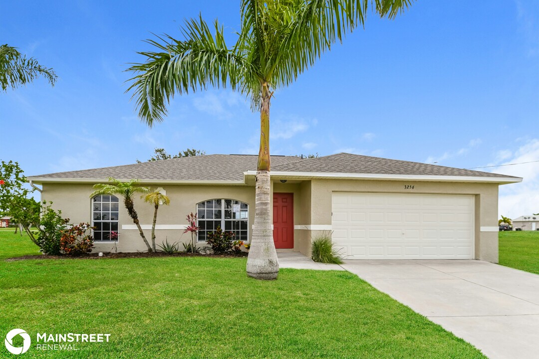 3256 NW 16th Terrace in Cape Coral, FL - Building Photo