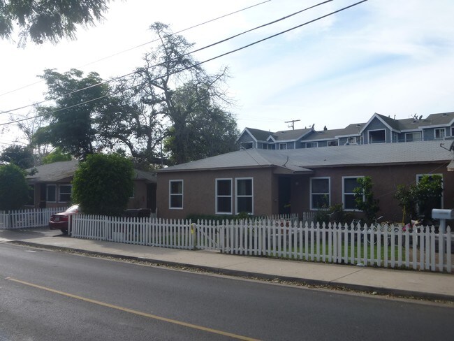 402 S Maple St in Santa Ana, CA - Foto de edificio - Building Photo