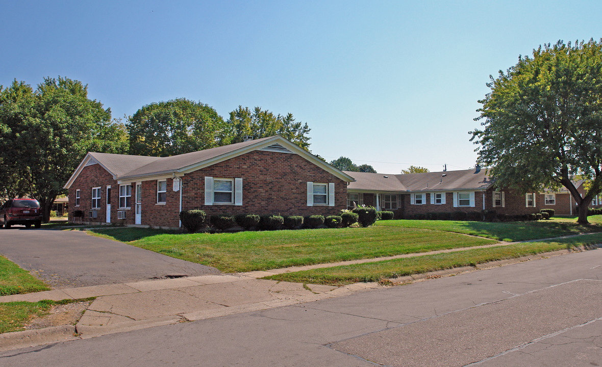 1120 Bishop Dr in Dayton, OH - Building Photo