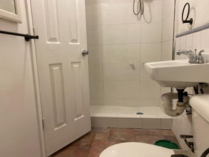 25-30-30 43rd St in Queens, NY - Building Photo - Building Photo