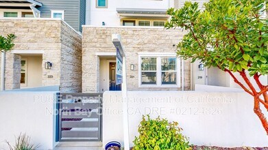 221 Gambrel Cir in Santa Rosa, CA - Building Photo - Building Photo