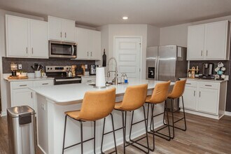 4605 Naval Ct in Crestview, FL - Building Photo - Building Photo