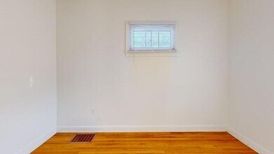 411 W Bowen Ave in Bismarck, ND - Building Photo - Building Photo