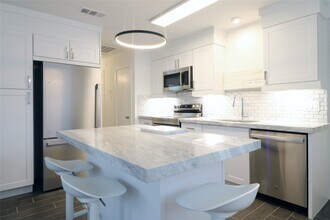 412 Pacific St in Houston, TX - Foto de edificio - Building Photo