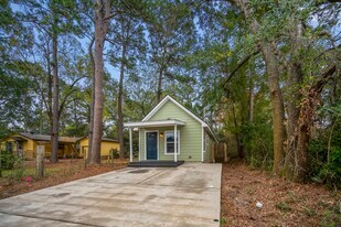 628 Foster St in Tomball, TX - Building Photo