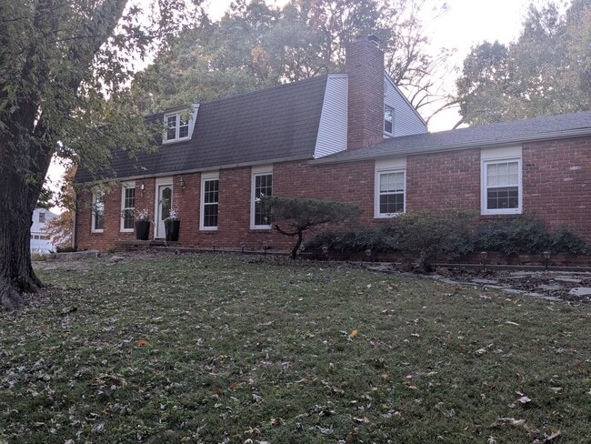 property at 1306 Marion Dr