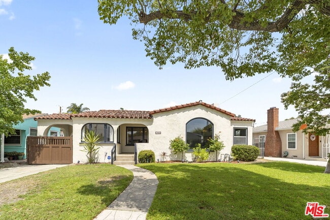 property at 724 N Lincoln St