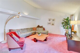 3442 Pueblo Way in Las Vegas, NV - Building Photo - Building Photo