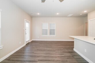 309 N Centro Cir in Shenandoah, TX - Building Photo - Building Photo