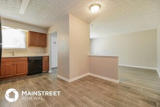 6560 Benjamin Dr in Reynoldsburg, OH - Building Photo - Building Photo