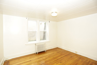 324,339 and 431 Broadway in Paterson, NJ - Building Photo - Interior Photo