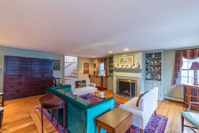 21 Mugford St in Marblehead, MA - Building Photo - Building Photo