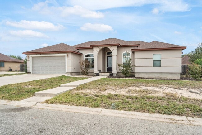 104 Running Bear Trail in Del Rio, TX - Building Photo - Building Photo