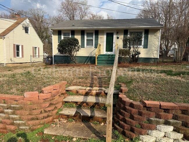 property at 1923 Dacian St