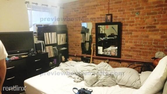 1400 Commonwealth Avenue-Unit -APT# 1-OJ in Boston, MA - Building Photo - Building Photo