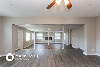 2053 Barcelona Dr S in St. Petersburg, FL - Foto de edificio - Building Photo