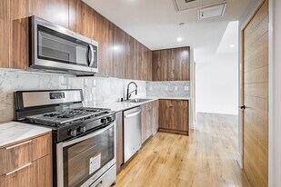 Citrine Hollywood in Los Angeles, CA - Building Photo