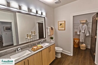 44 Braves Ave in Lawrenceville, GA - Building Photo - Building Photo