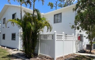 11943 Corinne Lee Ct, Unit 104 in Ft. Myers, FL - Building Photo