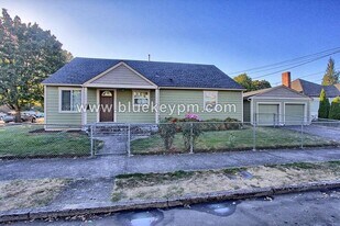 1900 Grant St in Vancouver, WA - Building Photo