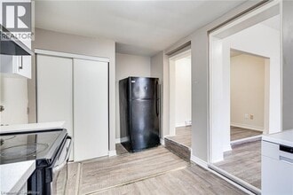 35 Albion St in Brantford, ON - Building Photo - Building Photo