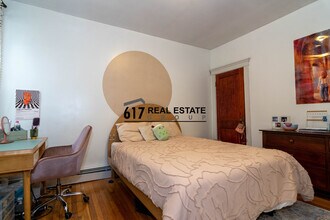 157 Thorndike St in Brookline, MA - Foto de edificio - Building Photo