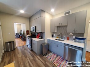 1914 Beacon St, Unit 2 in Boston, MA - Foto de edificio - Building Photo