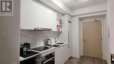 55 Cooper St in Toronto, ON - Building Photo - Building Photo