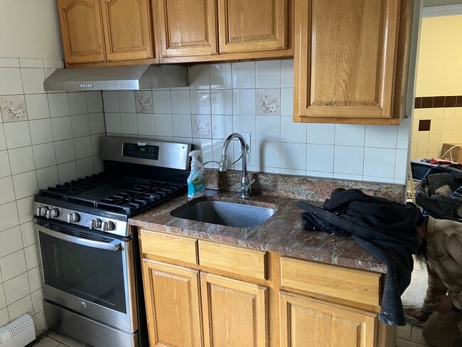 302 Maple Ave, Unit 1