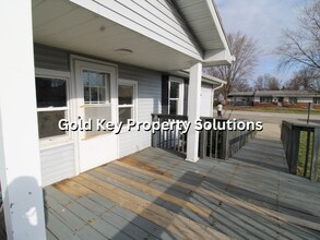 523 W Plum St-Unit -523 W Plum St Apt B in Anderson, IN - Building Photo - Building Photo
