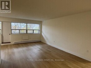 159 Stephen Dr in Toronto, ON - Building Photo - Building Photo