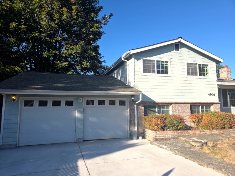 4901 241st St SW in Mountlake Terrace, WA - Foto de edificio