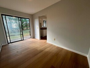 7 Homestead Ln in Brookfield, CT - Foto de edificio - Building Photo