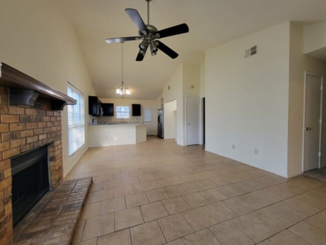 833 Colchester Dr in Mesquite, TX - Building Photo - Building Photo