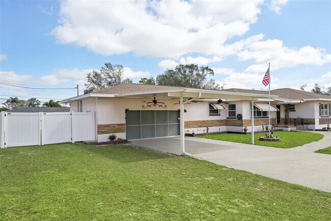 1369 Whitacre Dr in Clearwater, FL - Building Photo - Building Photo