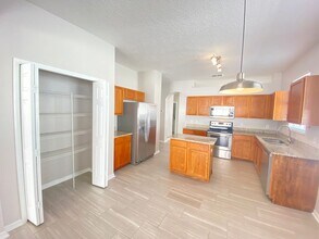 1737 Lalique Ln in Orlando, FL - Building Photo - Building Photo