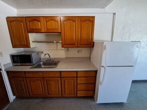 1303 Kalanianaole St in Hilo, HI - Building Photo - Building Photo